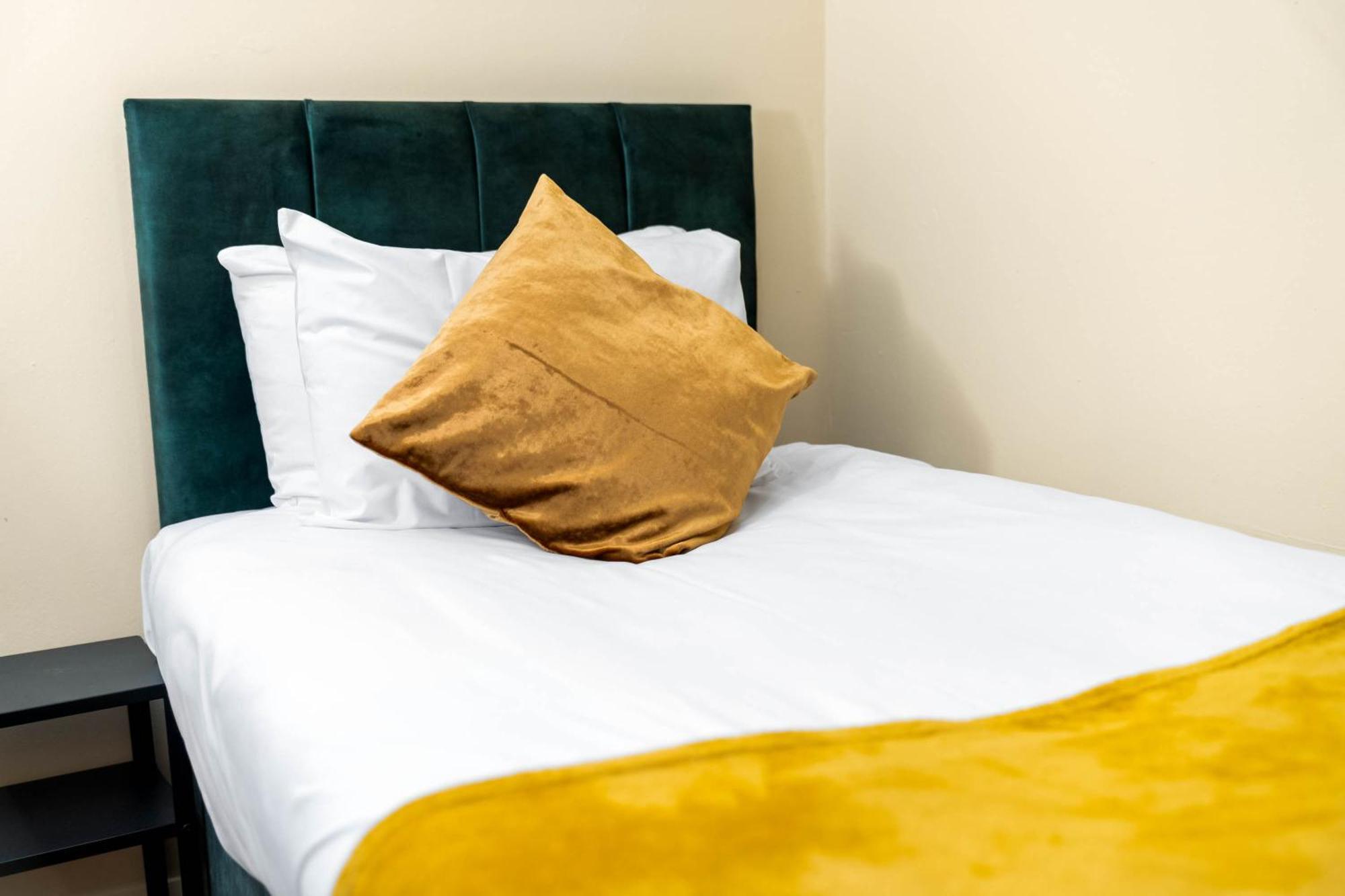 3 Bed House For Contractors & Families And Free Parking Villa Birmingham Ngoại thất bức ảnh